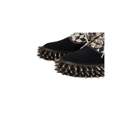 DIRTY SPIKE CANVAS SNEAKER