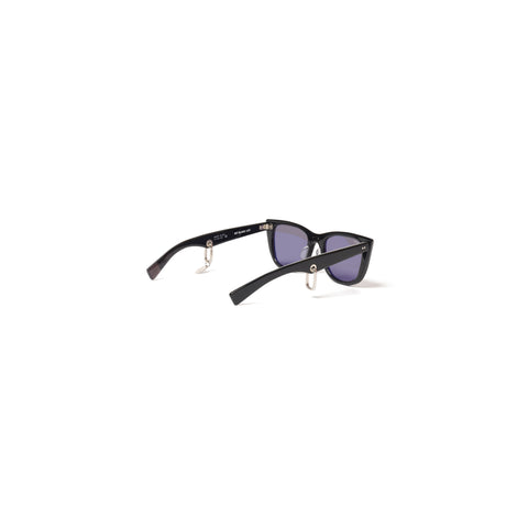 EYEWEAR