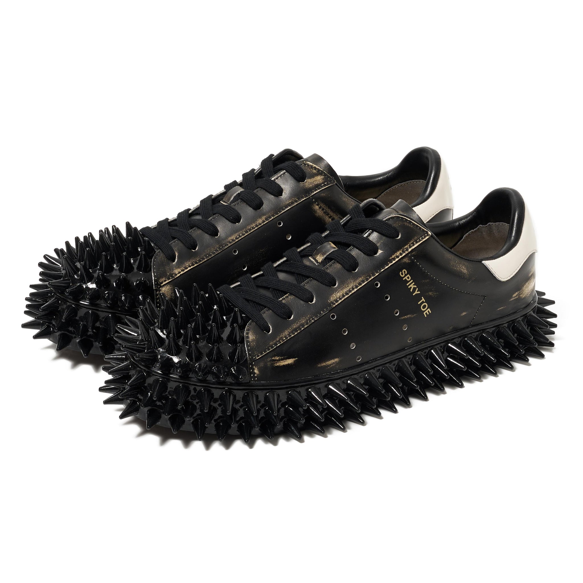 SPIKY LEATHER SNEAKER