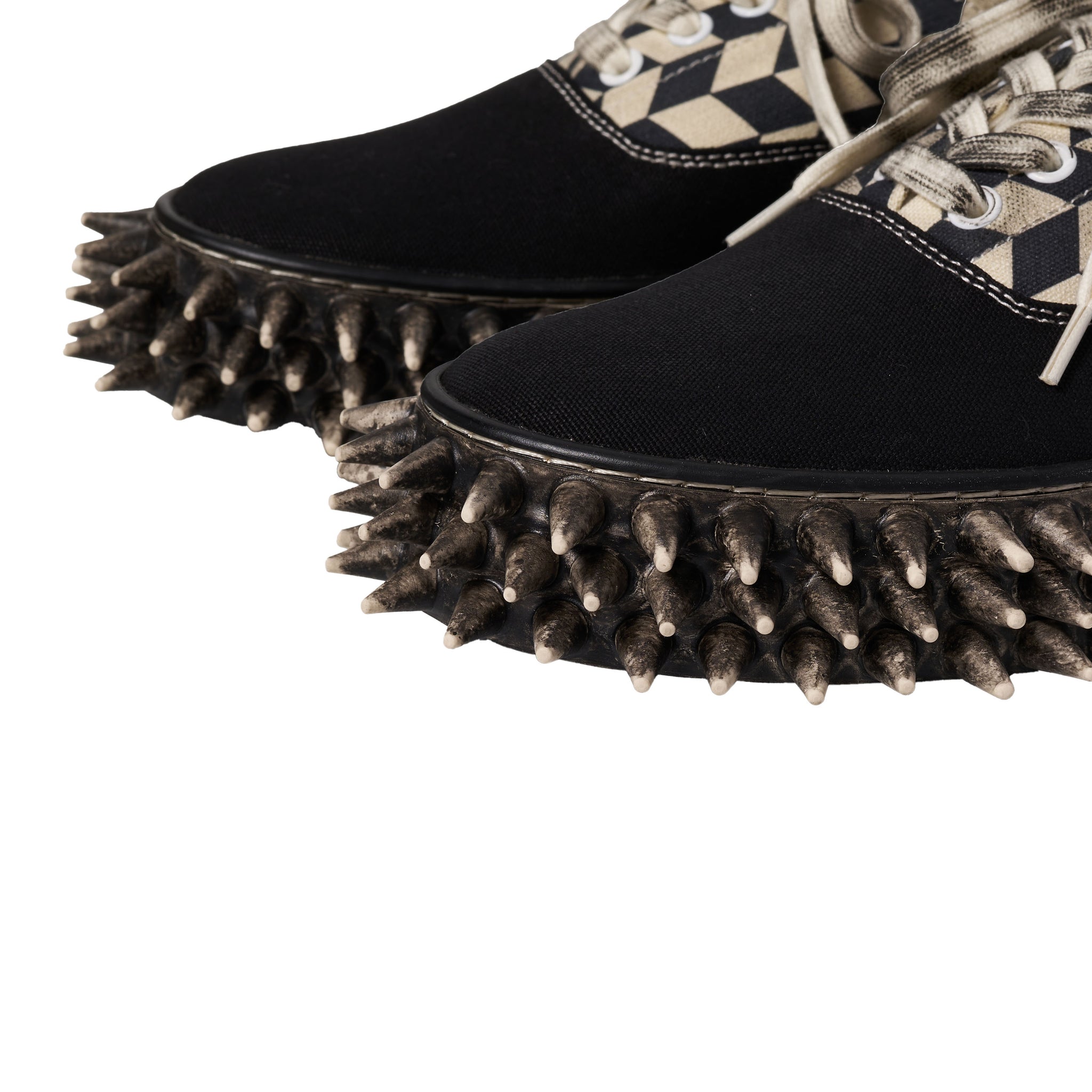 DIRTY SPIKE CANVAS SNEAKER – doublet