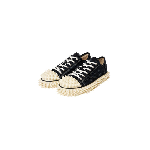 SPIKY CANVAS SNEAKER
